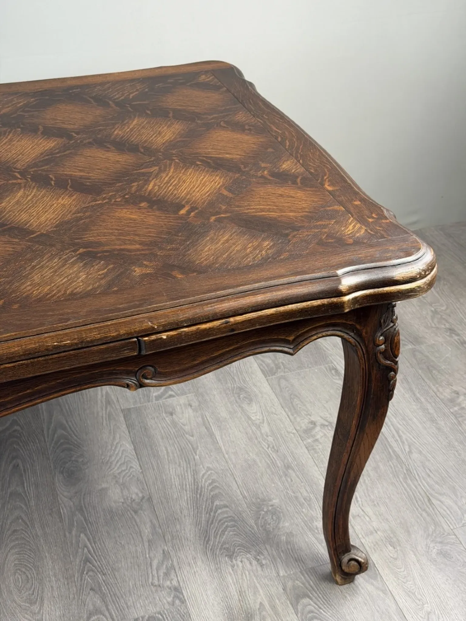Table de salle à manger de style Louis XV, XXe Siècle
