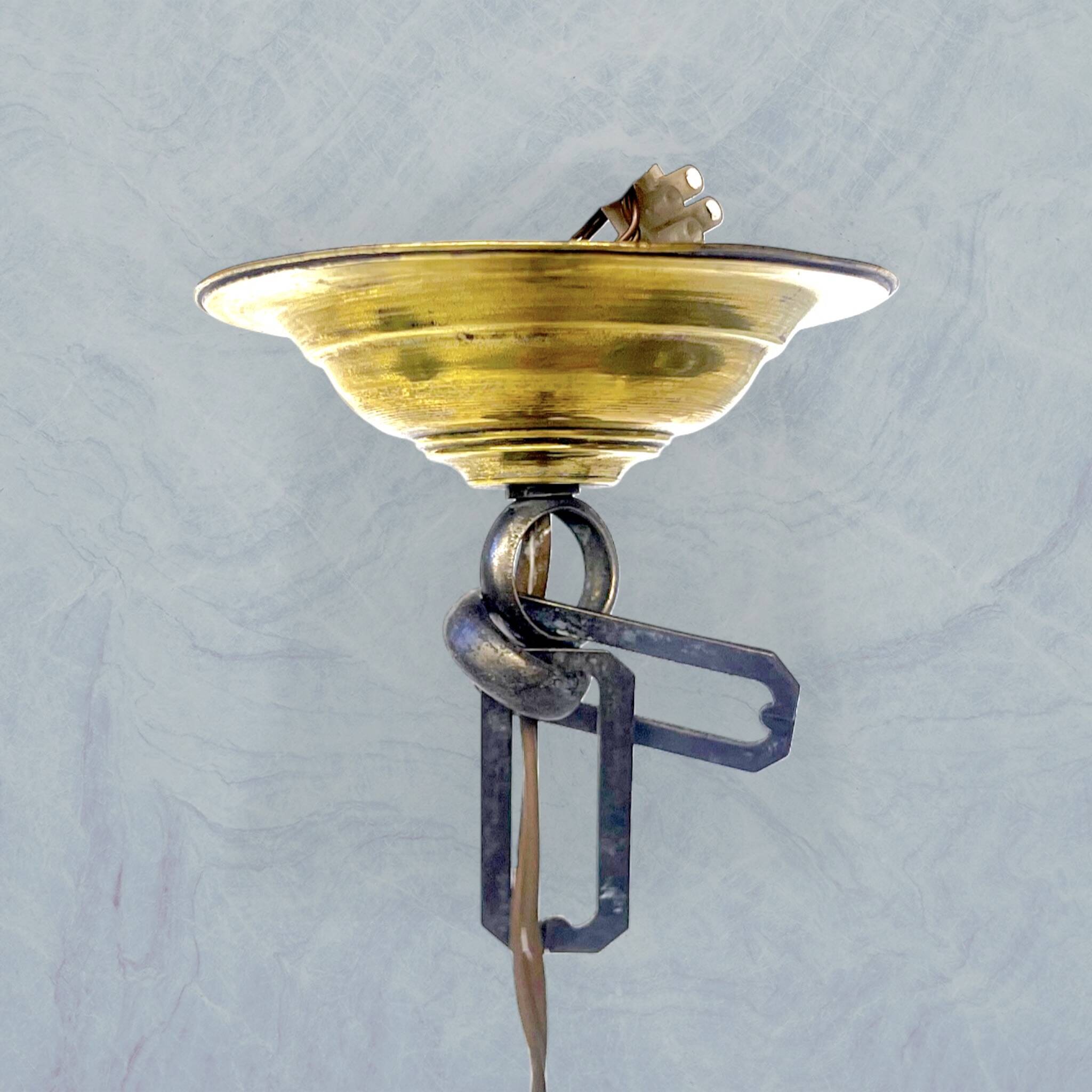 Art Deco suspension in gilded brass and sculpted glass, 1930s
