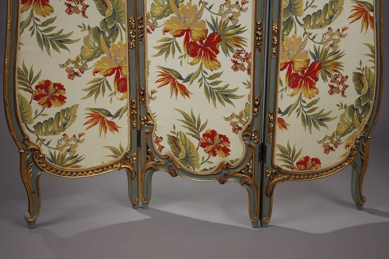 Louis XV style screen with three sheets in molded wood and embroidered fabrics