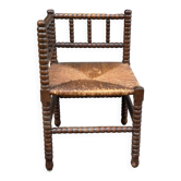 Chaise d'angle brutaliste en bois tourné à bobines paillée 1960