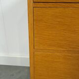 Commode en placage avec poignées rondes de Suède