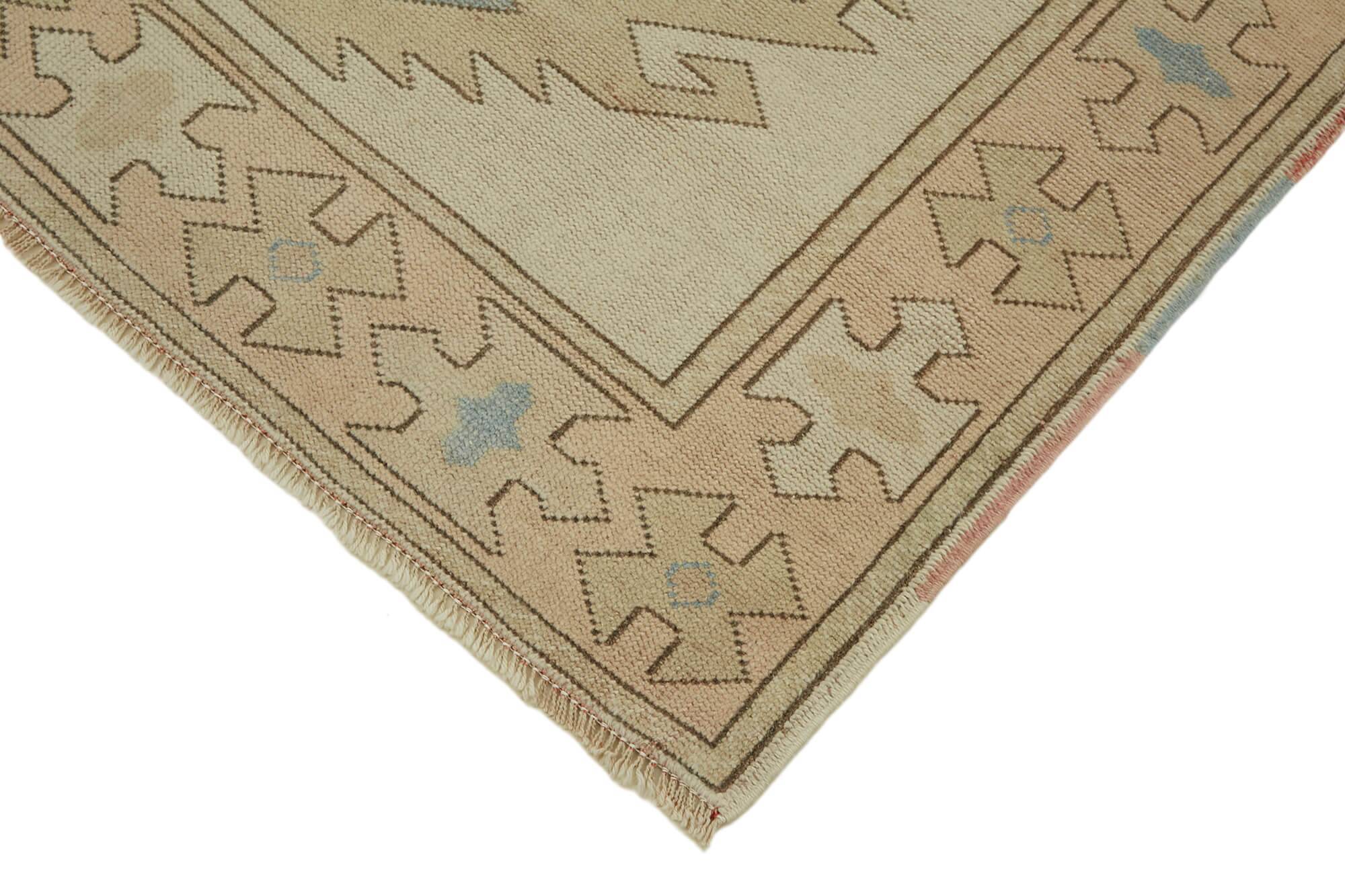 Turkish Vintage Anatolian Rug 126 cm x 202 cm