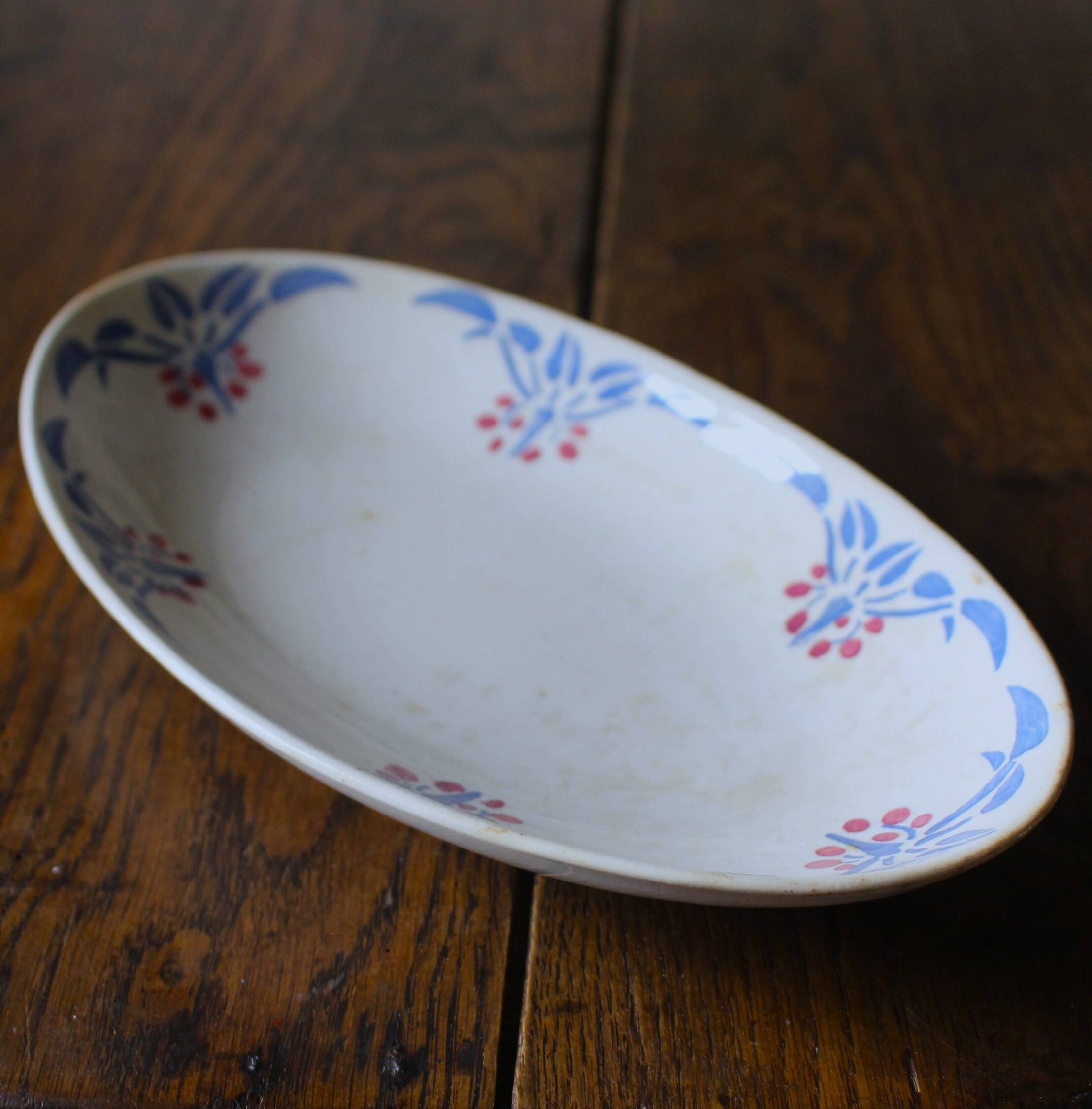 Red and blue Art Deco plate Clotilde HBCM