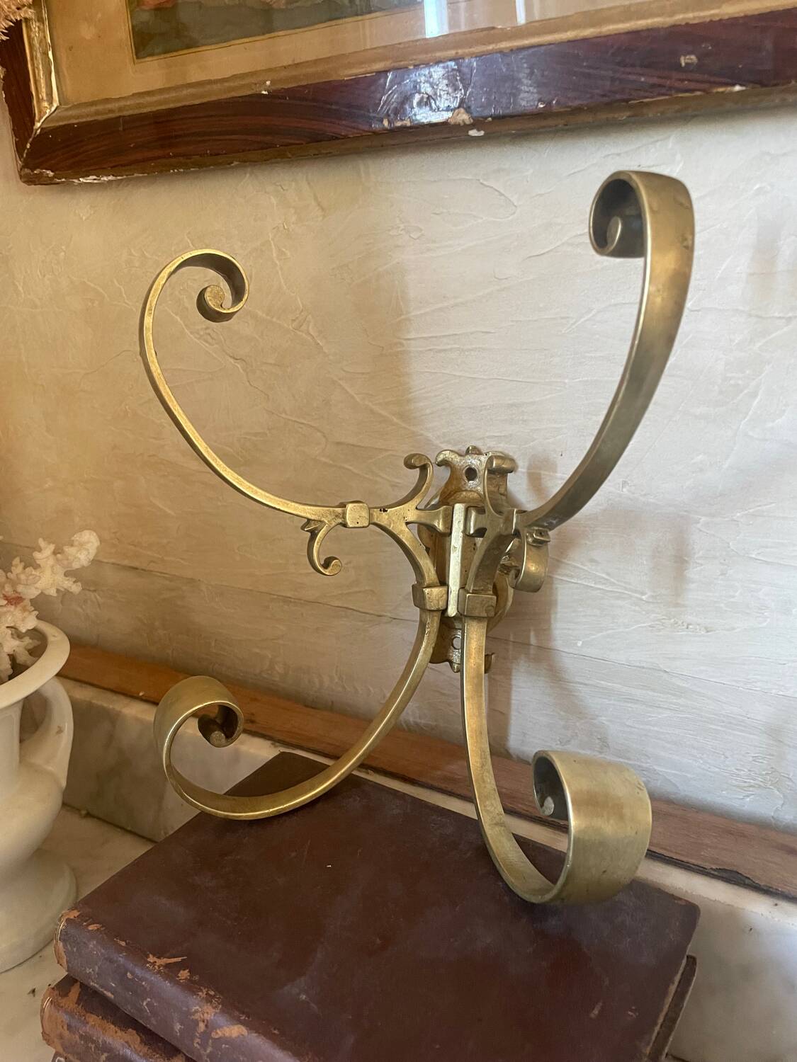 Coat rack, double hook in bronze from the 19th century.