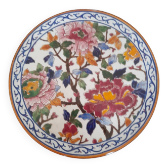 Large plate decorated with Gien peonies