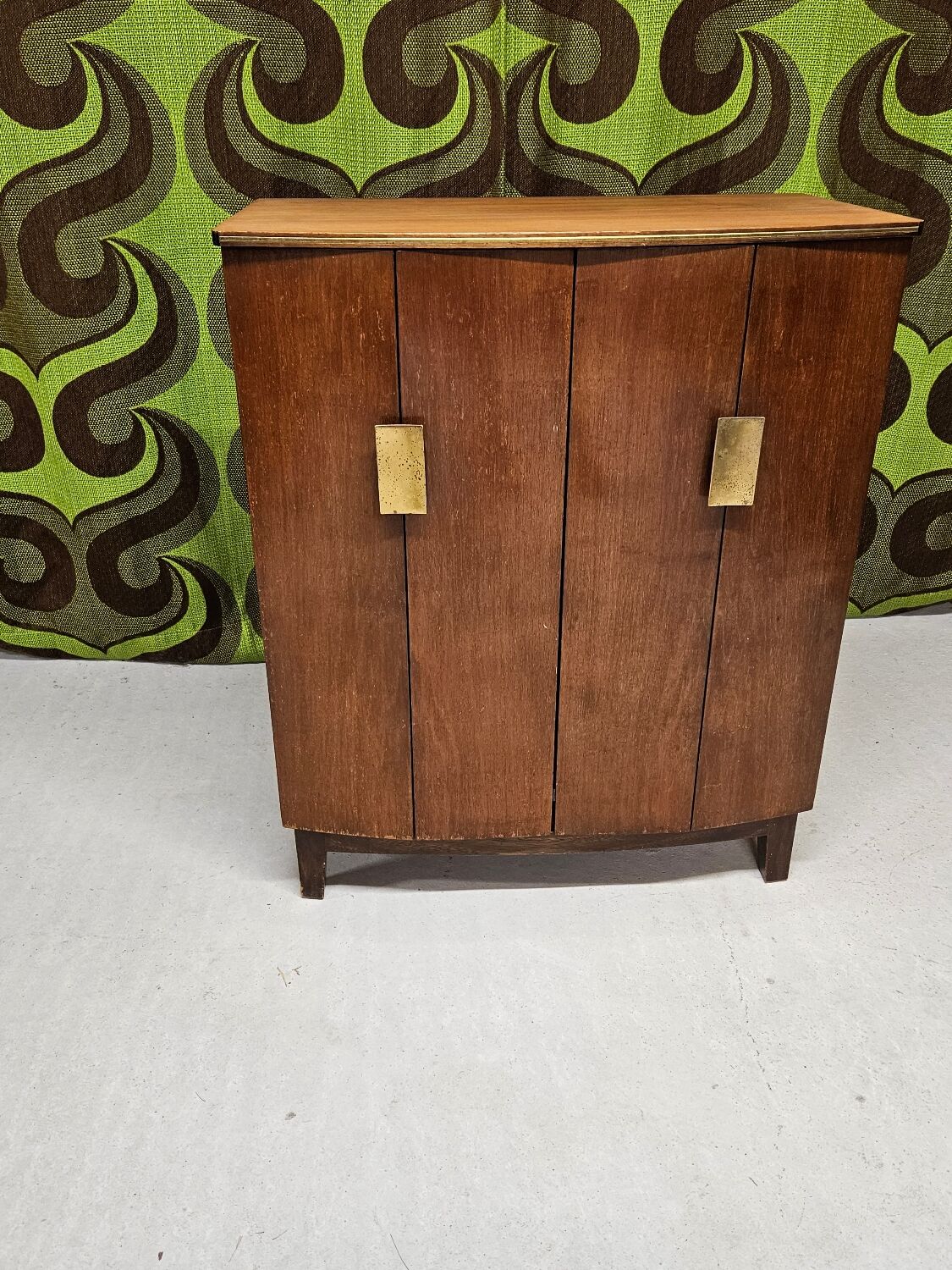 Vintage furniture 2 doors art deco
