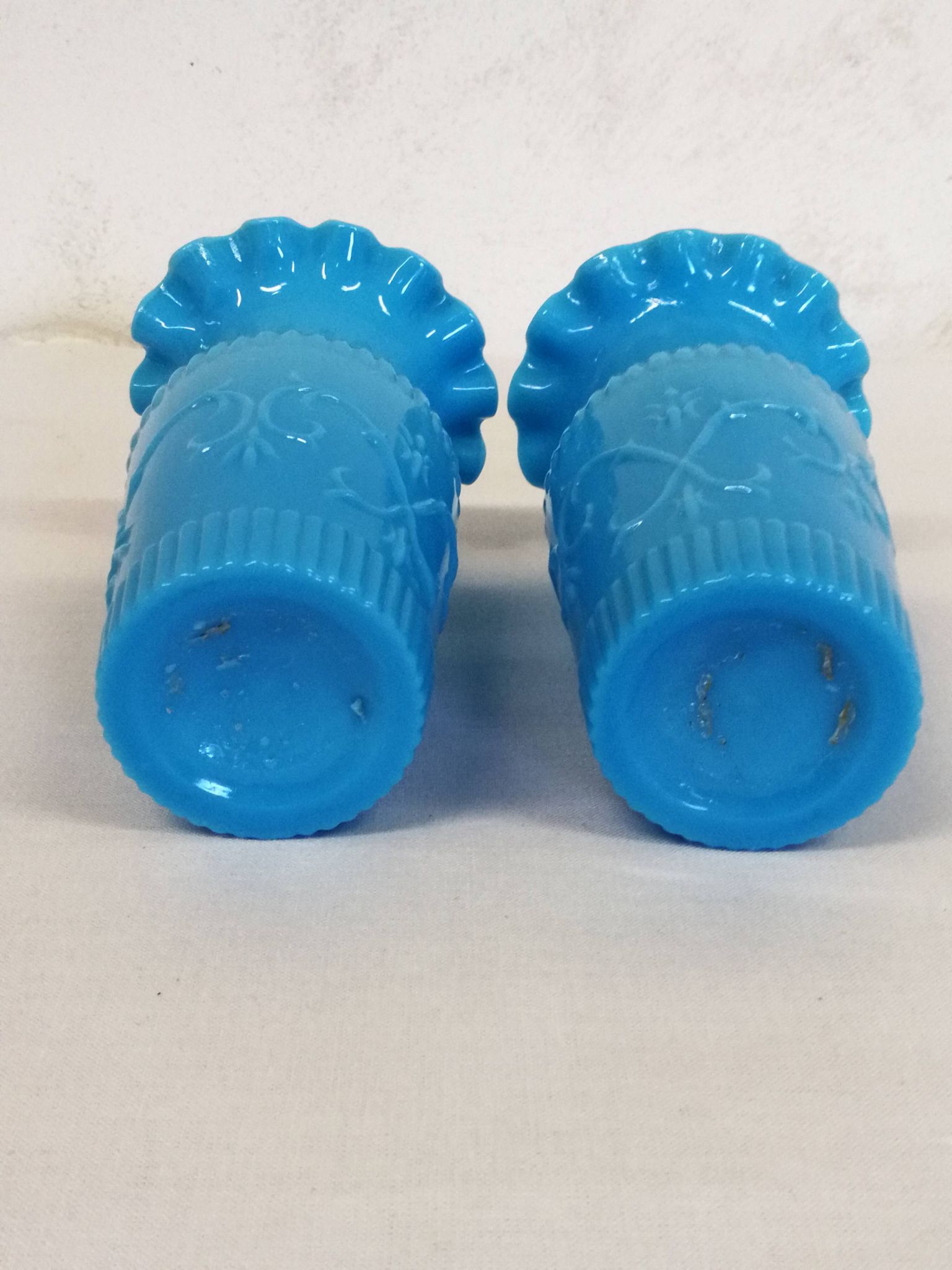 Paire de vases en opaline bleu