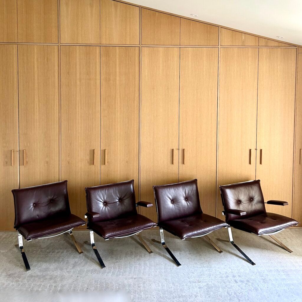 Airborne chairs - Joker -
