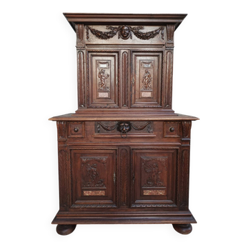 Louis XIII walnut diminutive buffet