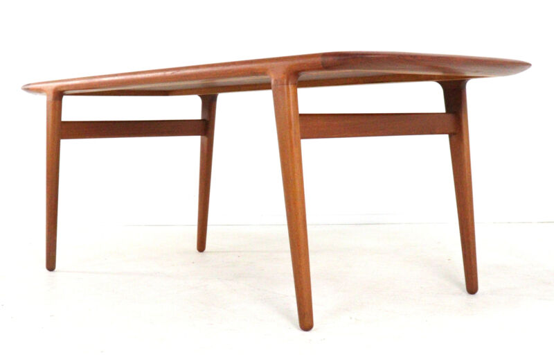 Table basse en teck danois 'Fugslev' - restaurée - bois de teck