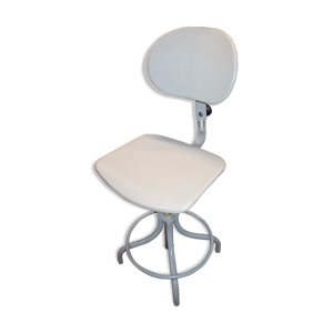 Chaise d'atelier bao