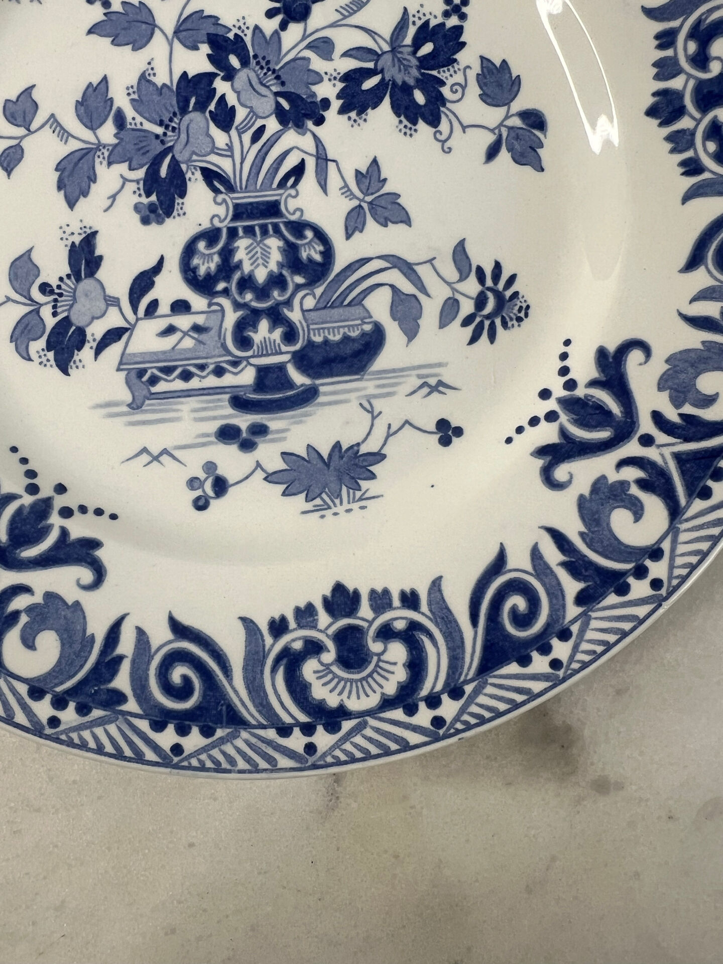 Antique plate Sarreguemines — Shanghai Collection