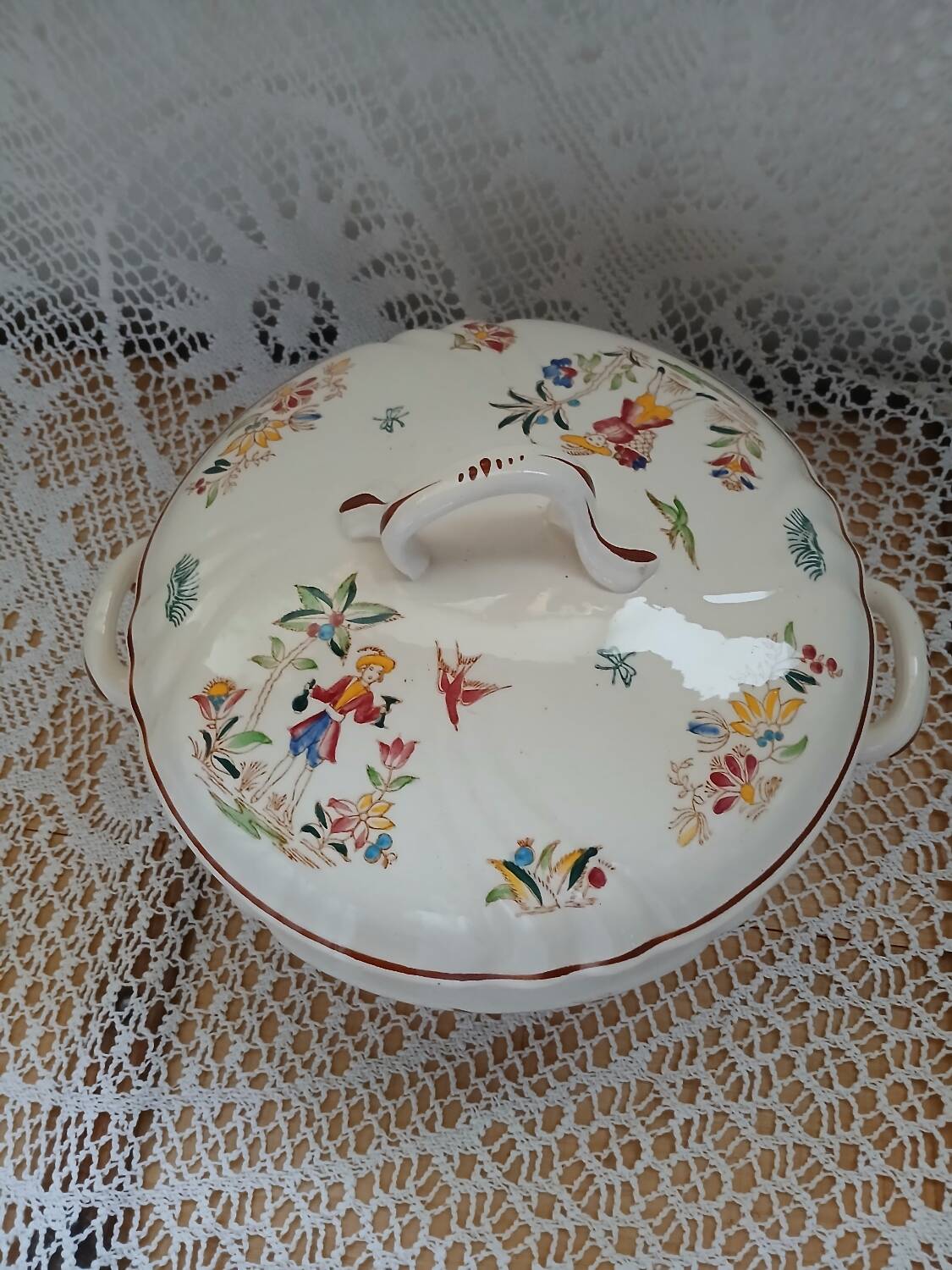 Longwy "Old Moustier" soup tureen