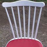 Set of 4 Scandinavian style chairs from the 50s in white lacquered wood and red skaï patties
