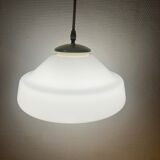 Suspension globe opalin, pavillon doré Pascot