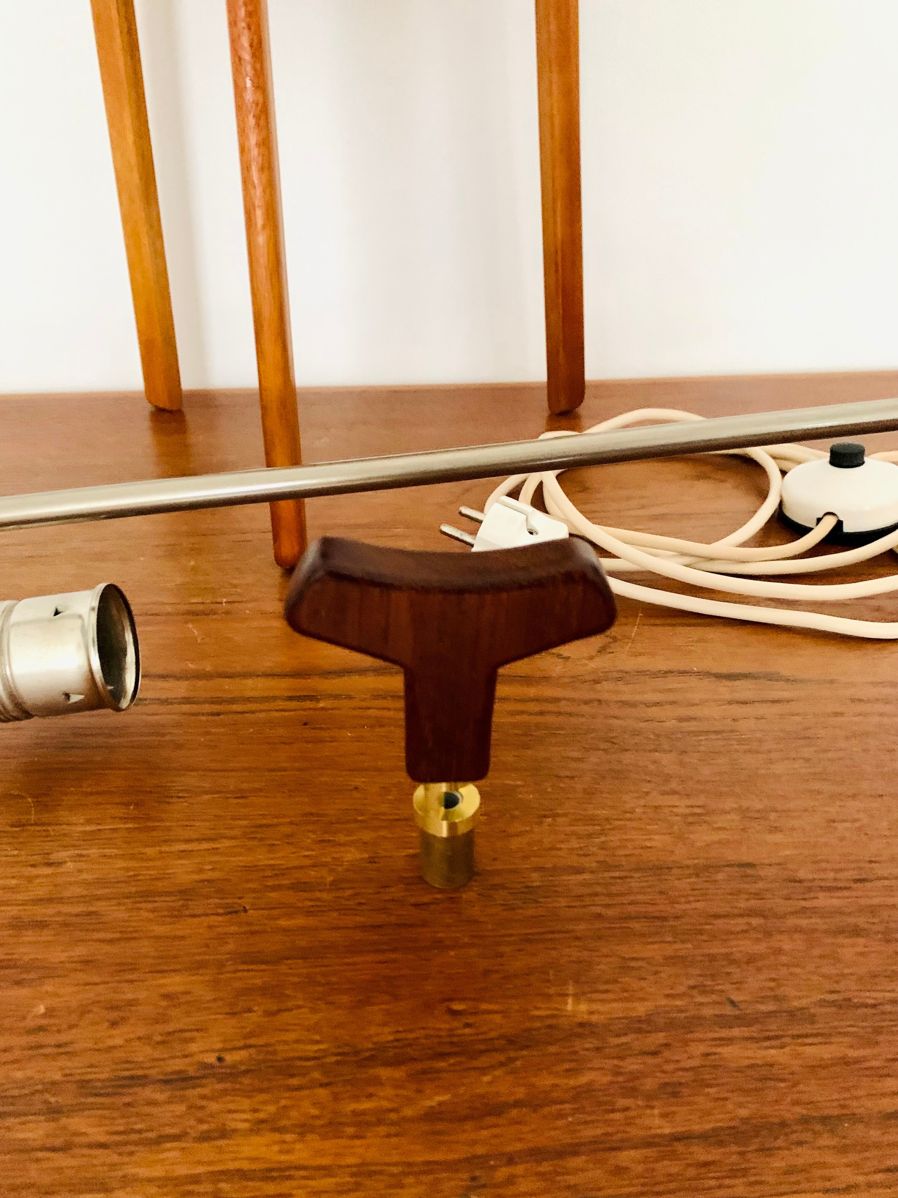 Lampe de sol en sisal et teck par Temde