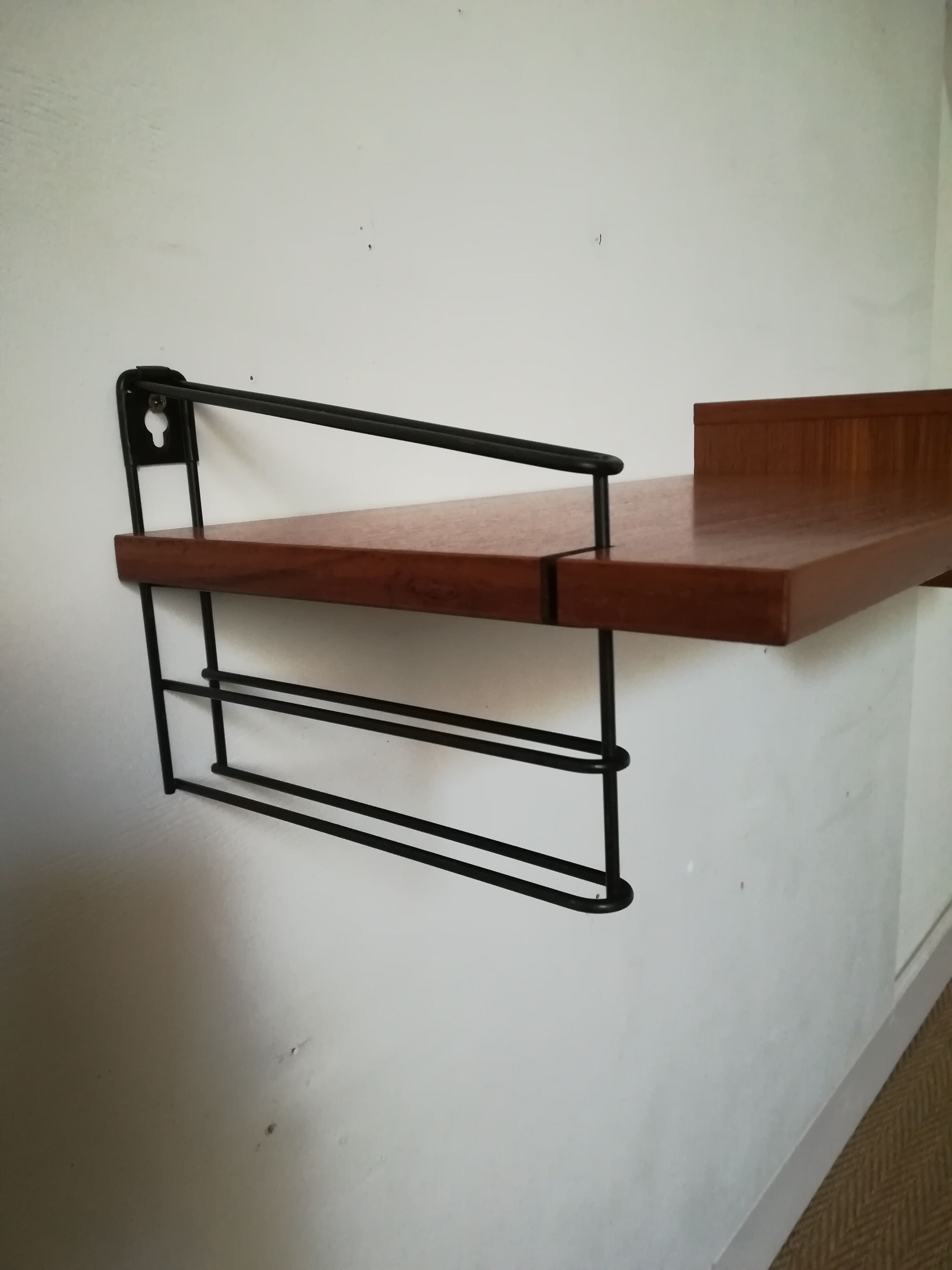 Wall console