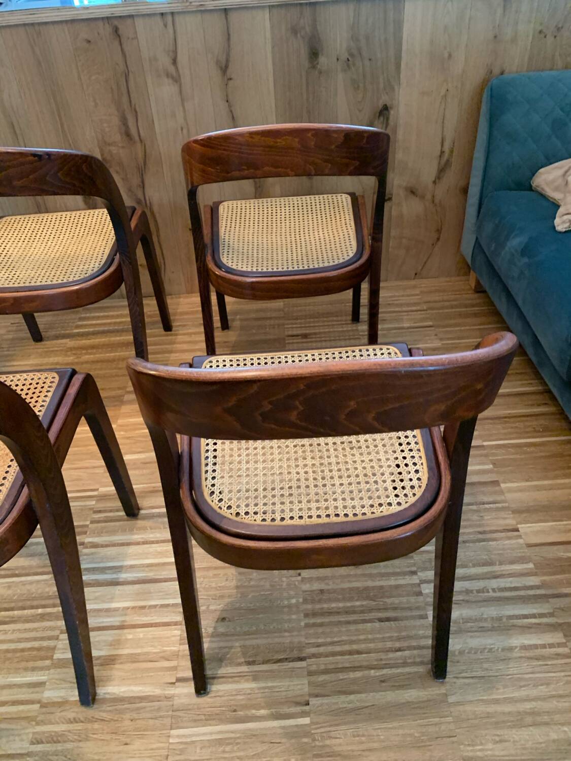 Baumann table and chair set