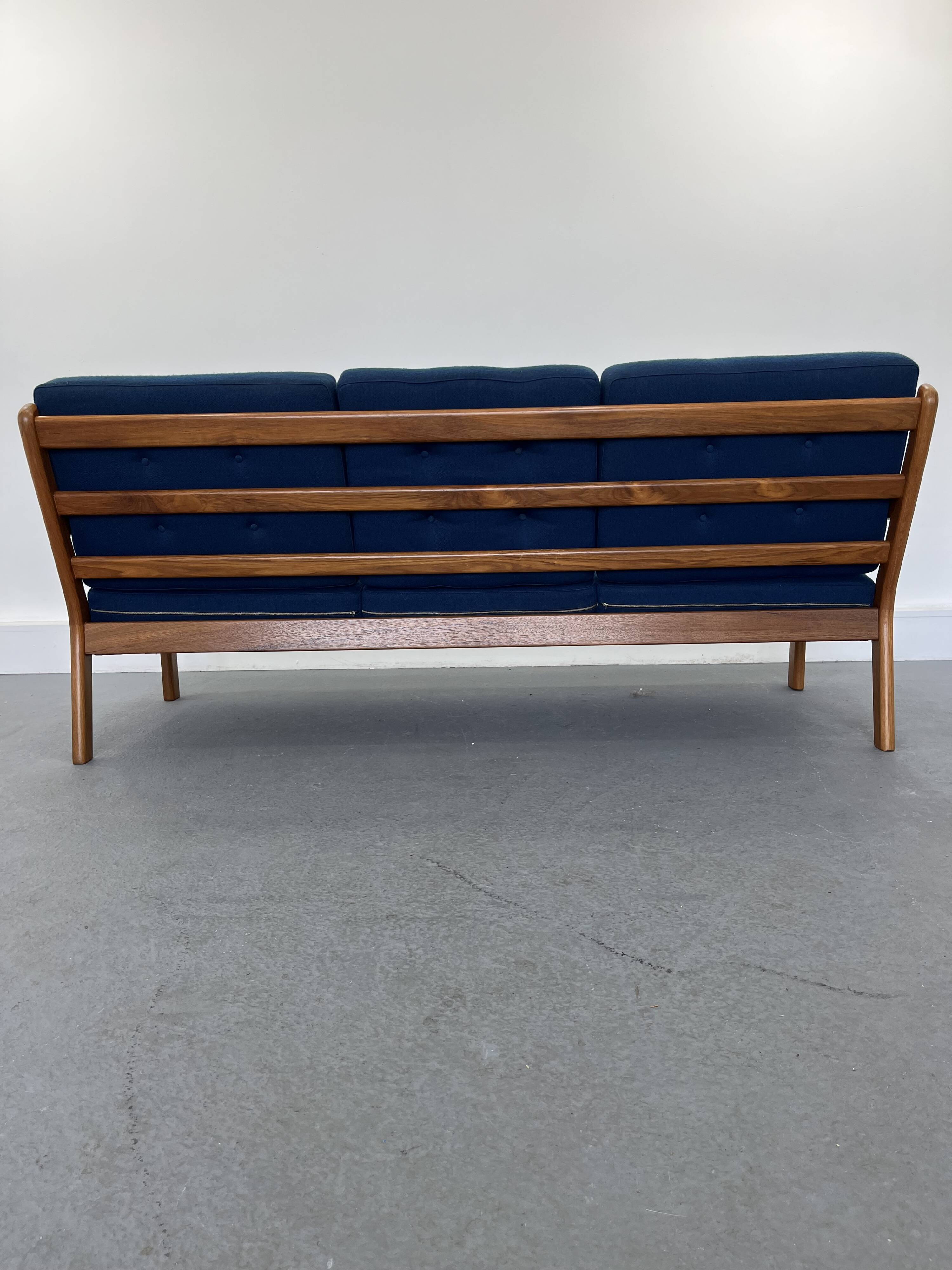 Teak sofa from Olsen & Laursen 1960s