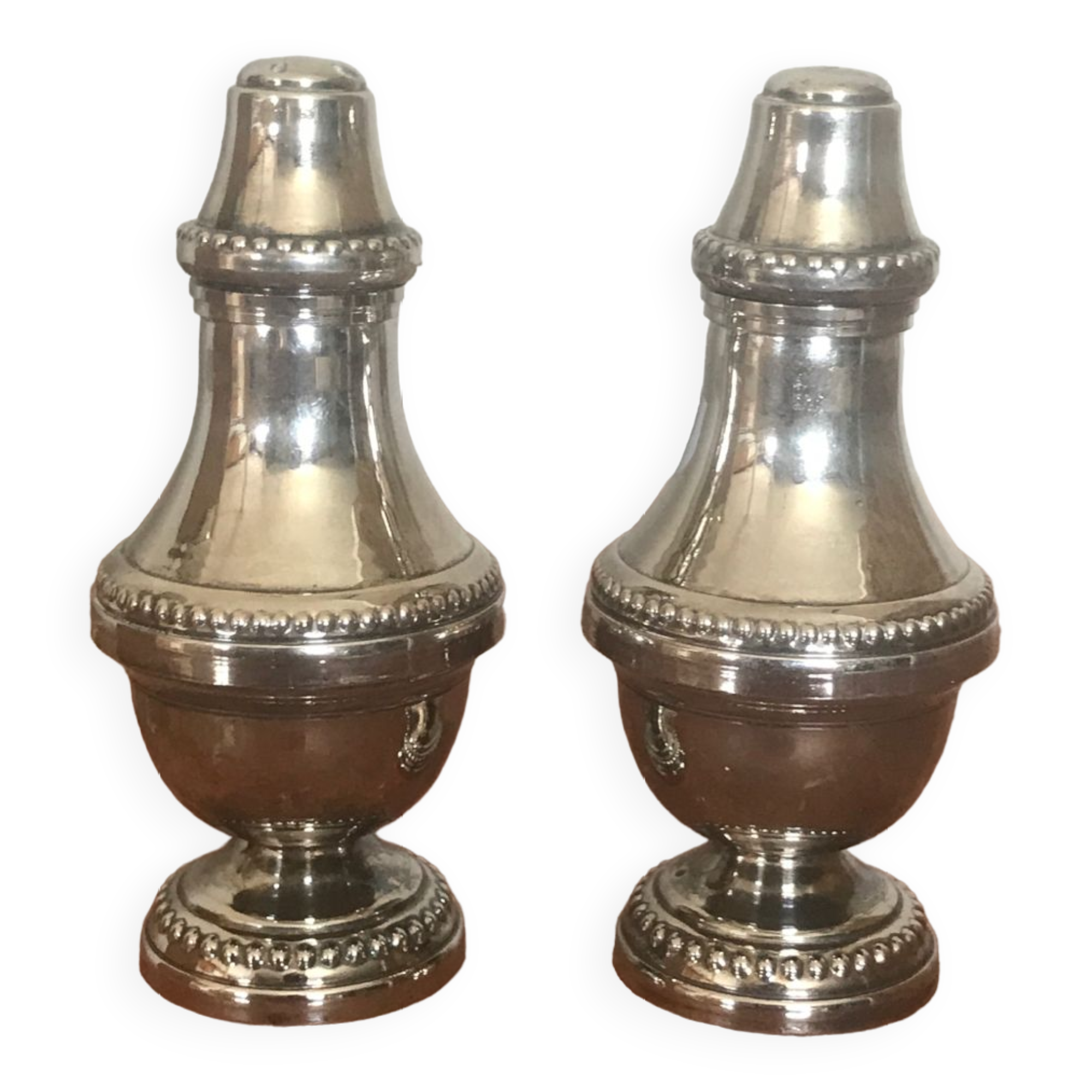 Silver metal salt and pepper shaker