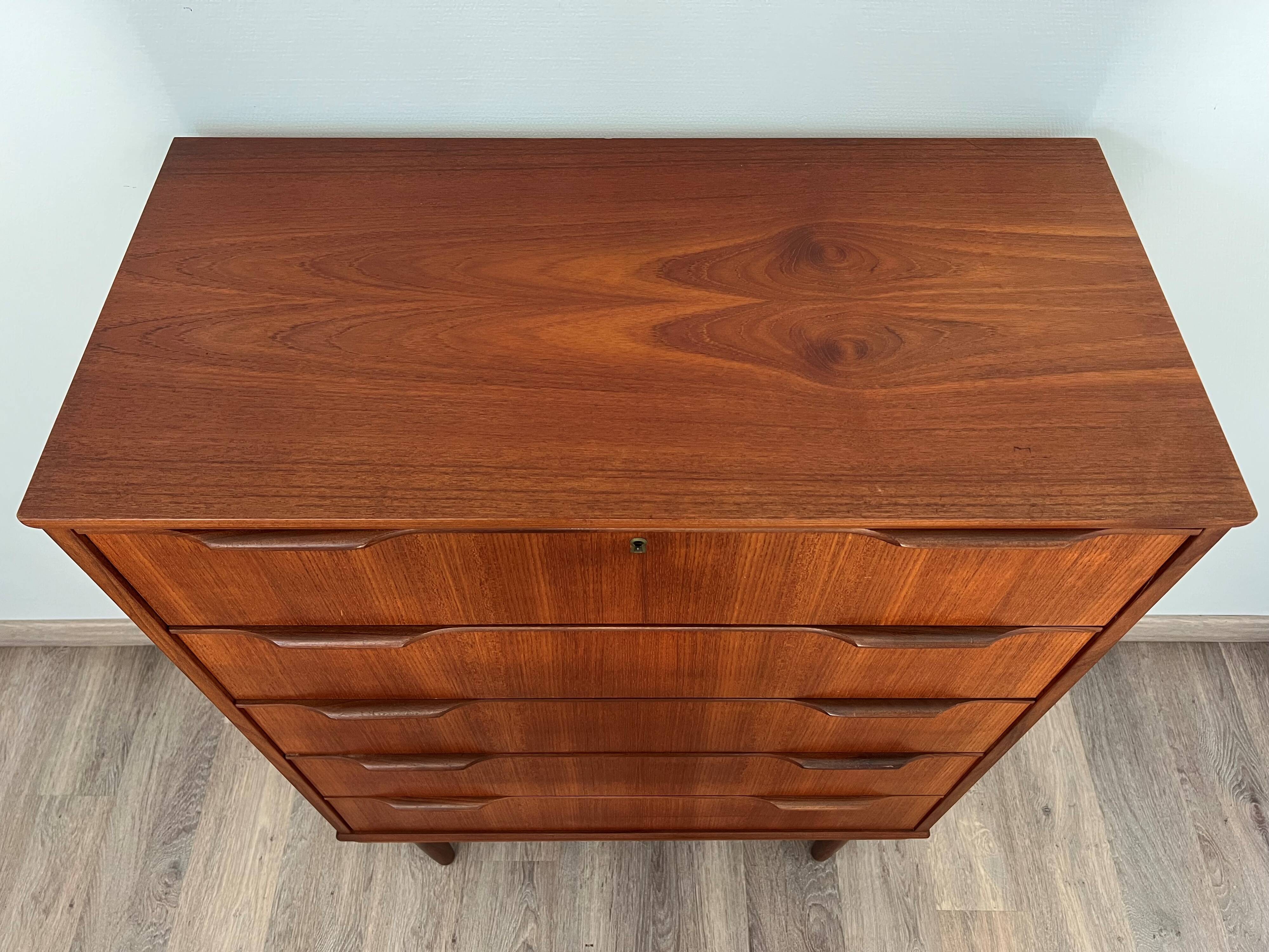 Scandinavian teak chest of drawers (from Denmark)