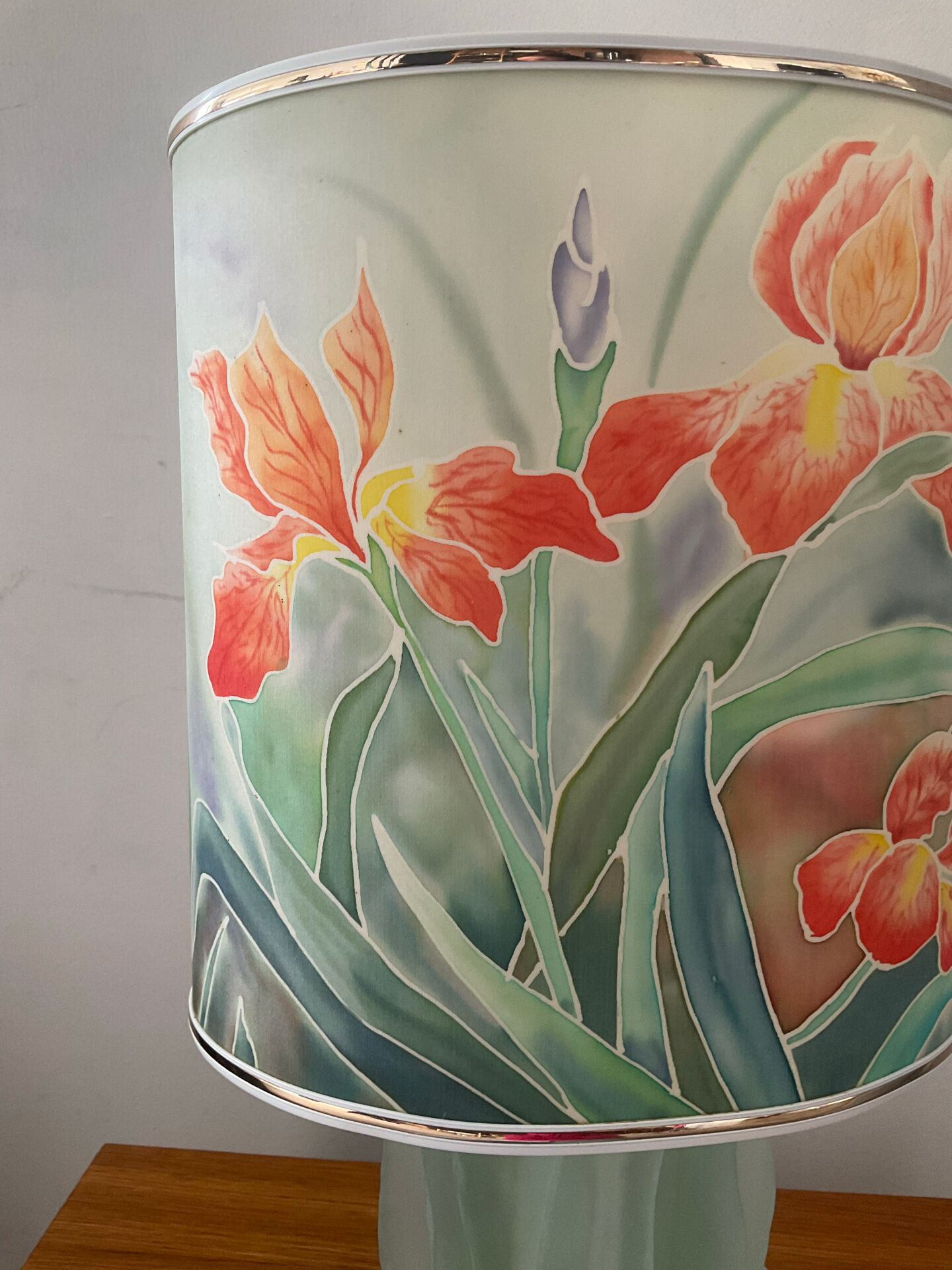 Lampe vintage en verre dépoli et abat jour en soie