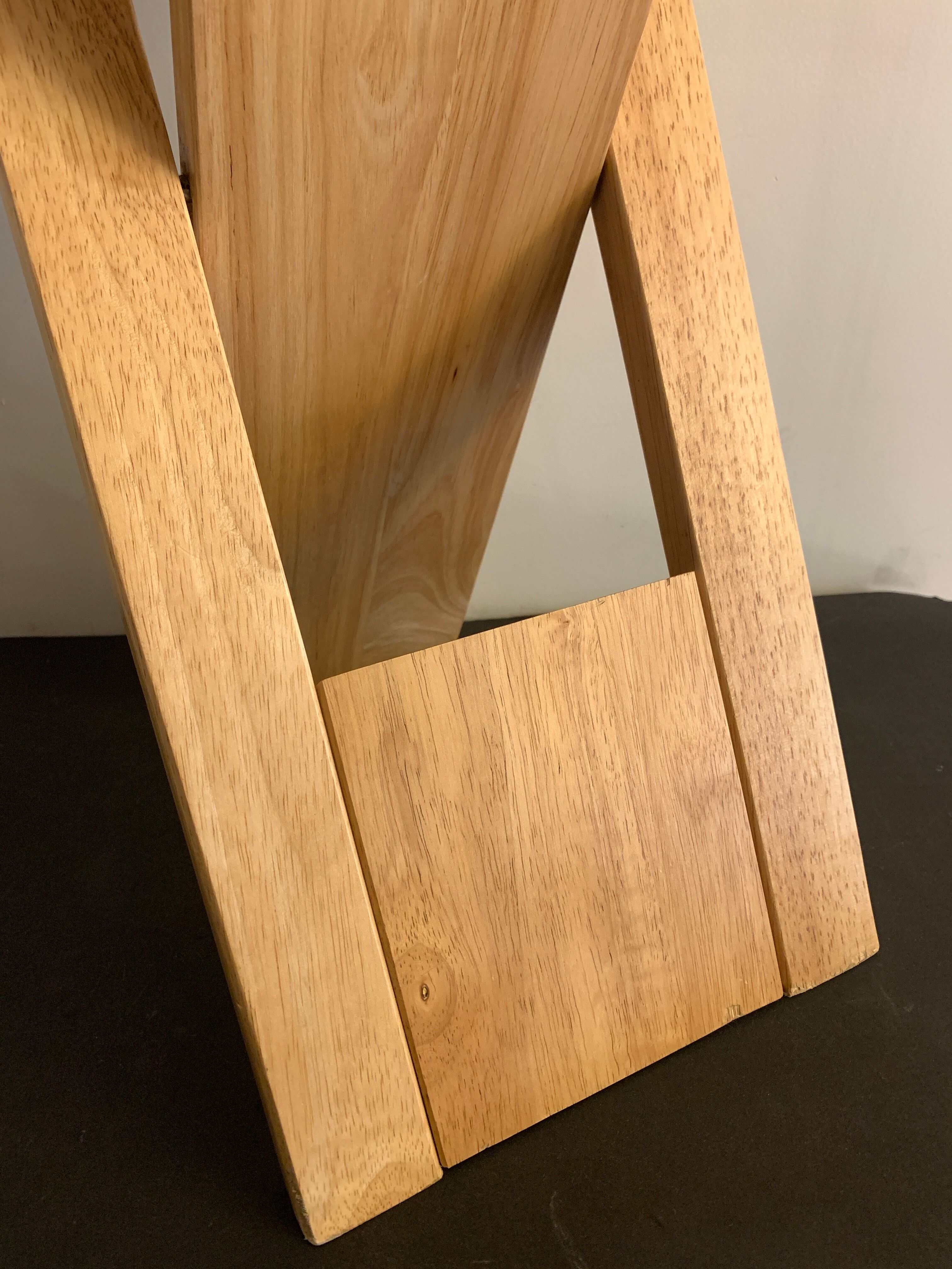 Folding wooden stool design Adrian Reed, Suzy, 1980