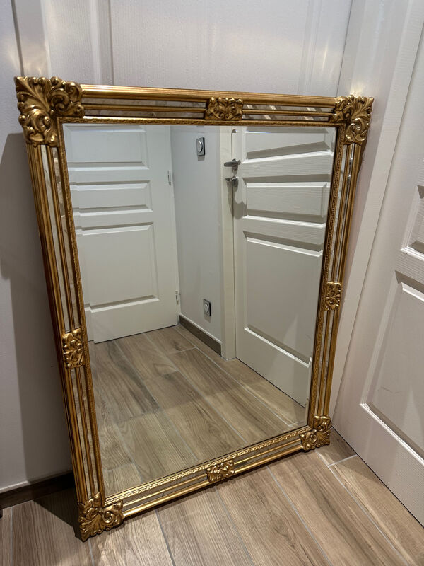 Superbe miroir dore  style Louis VX/XVI. 90x120