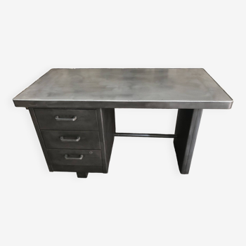 Strafor industrial metal desk