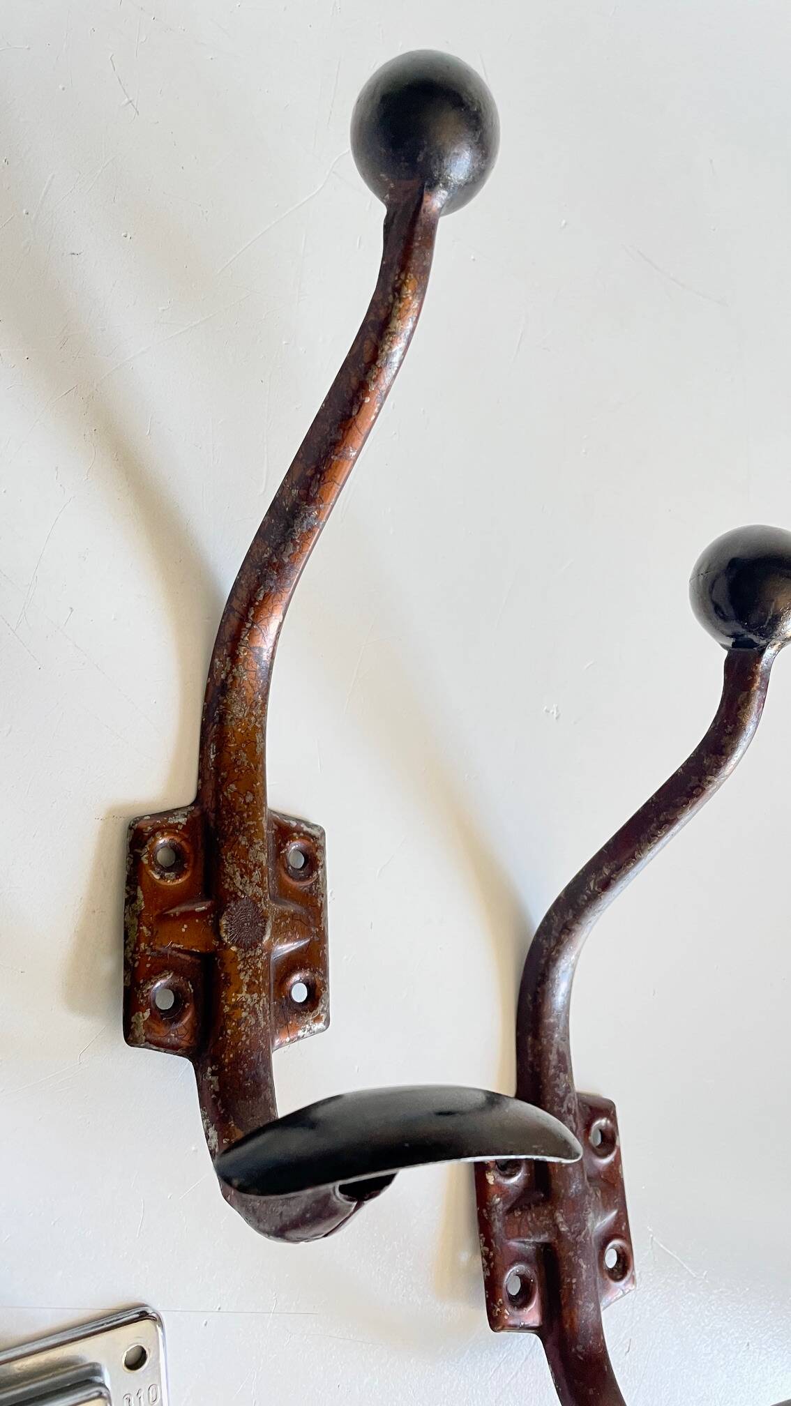 Lot de 3 patères vintage métal patiné