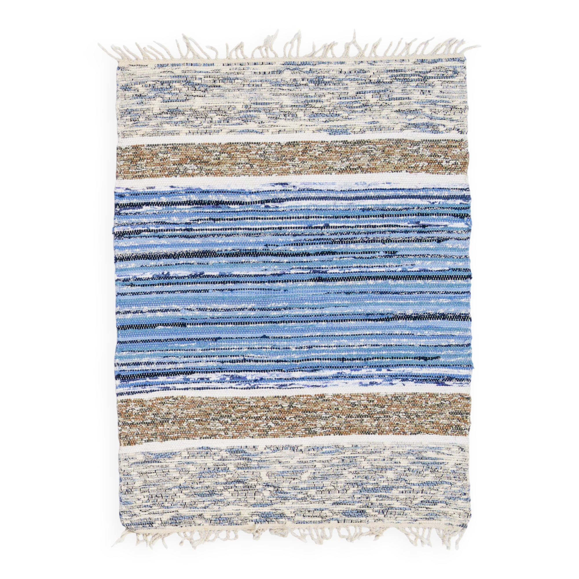 Scandinavian hand woven rag rug. 96/103 x 72 cm (38/41 x 28 in).