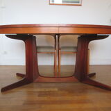 Baumann oval table