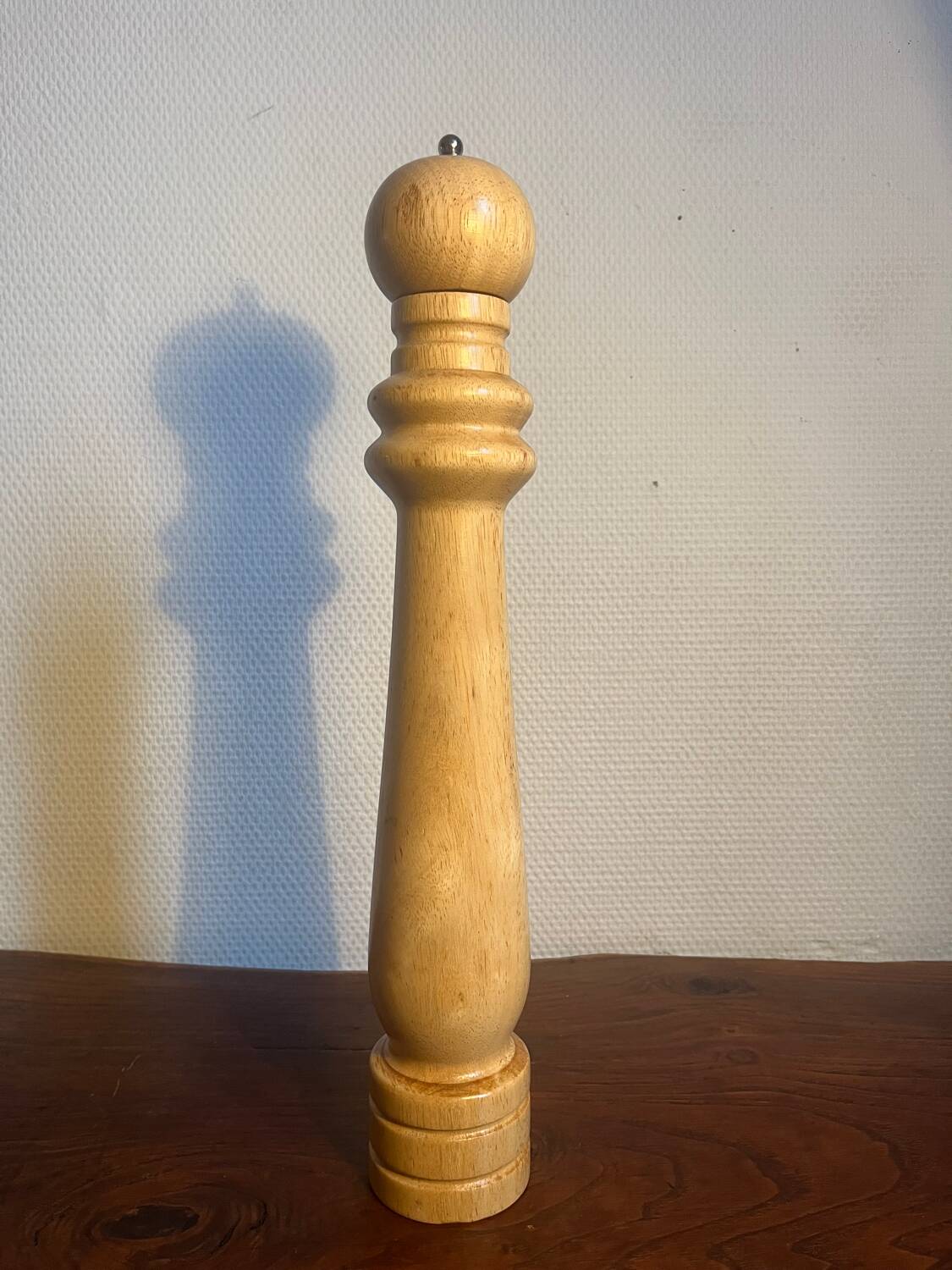 XL pepper mill in natural wood from the 80s