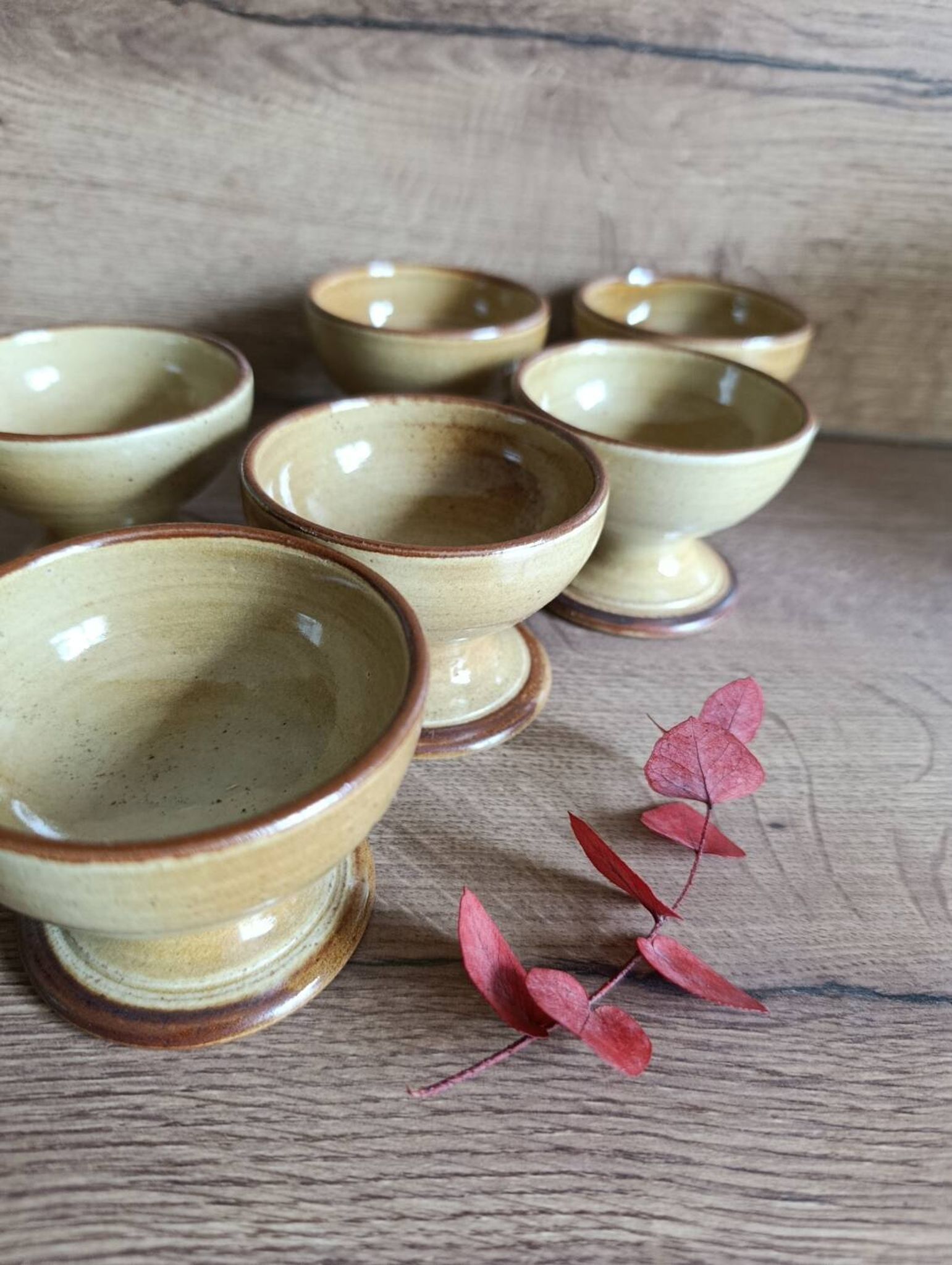 6 footed bowls in glazed honey stoneware, Atelier Saint Simon, vintage