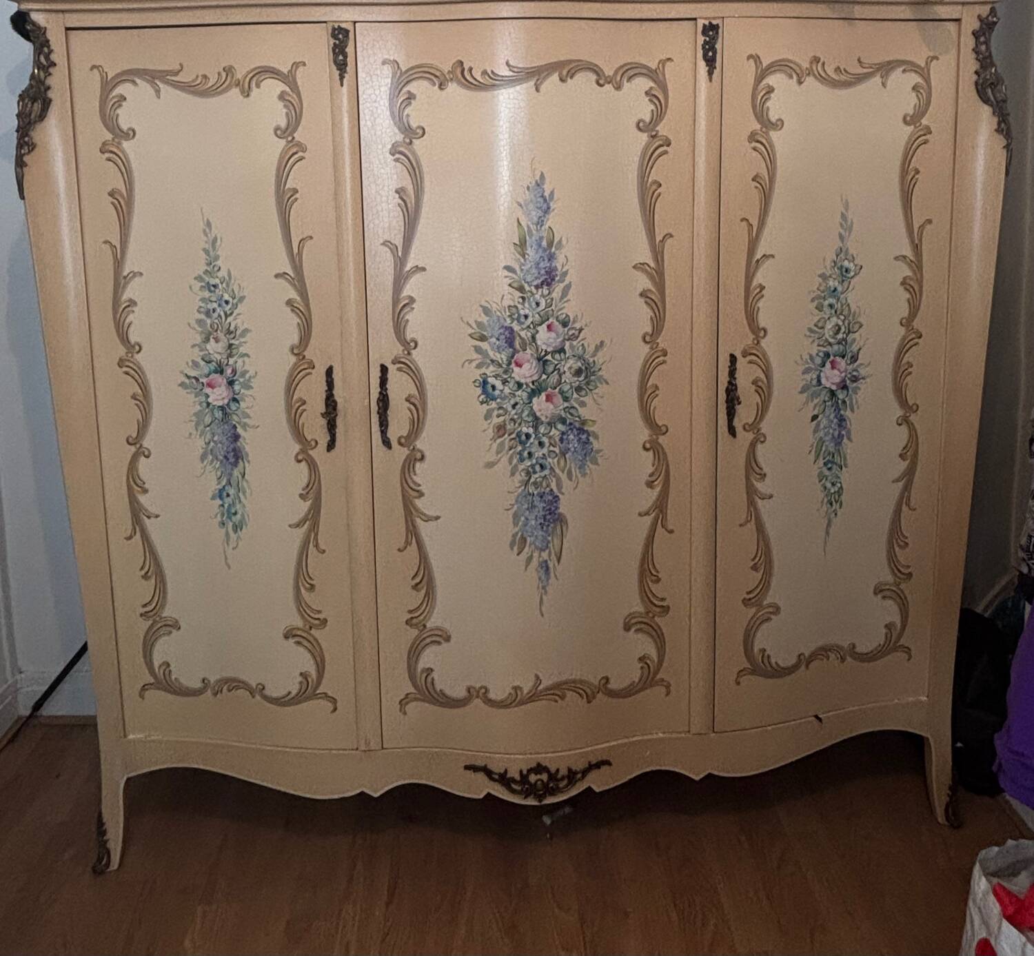 Vintage wardrobe / dressing room