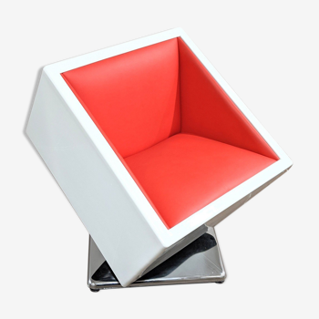 Fauteuil design pivotant cubique rouge et blanc