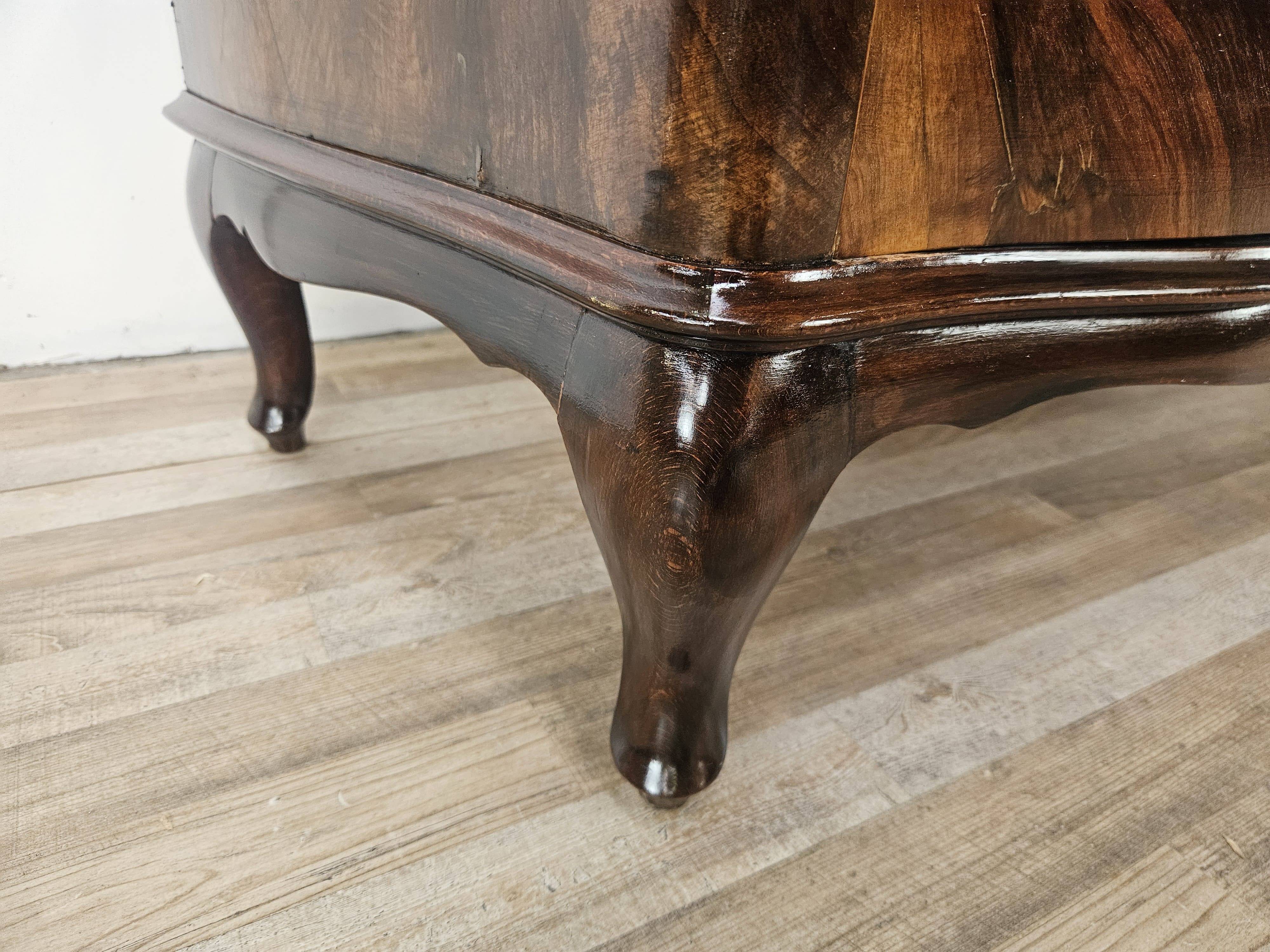 Chippendale chest of drawers in walnut burl, 1940s