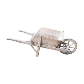 Garden wheelbarrow