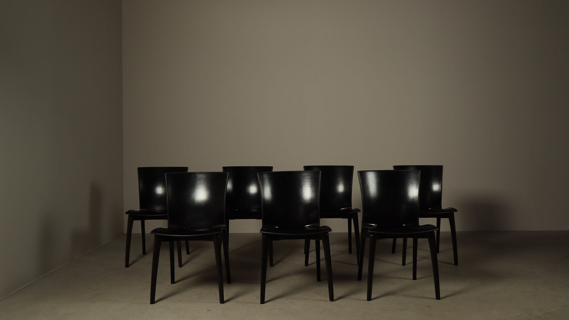 7 chaises Cos par Josep Lluscà pour Cassina, Italie, 1994