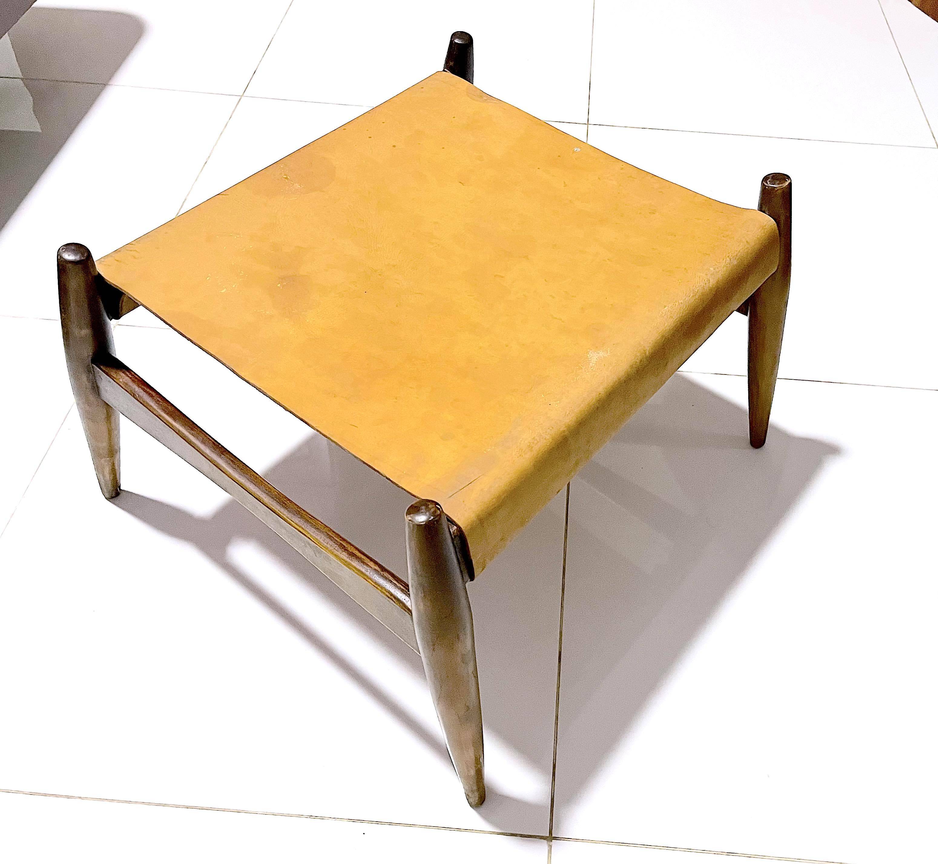 Pair of Ottomans, Rosewood and leather, by Liceu Das Artes e Oficios, Brazil 1960