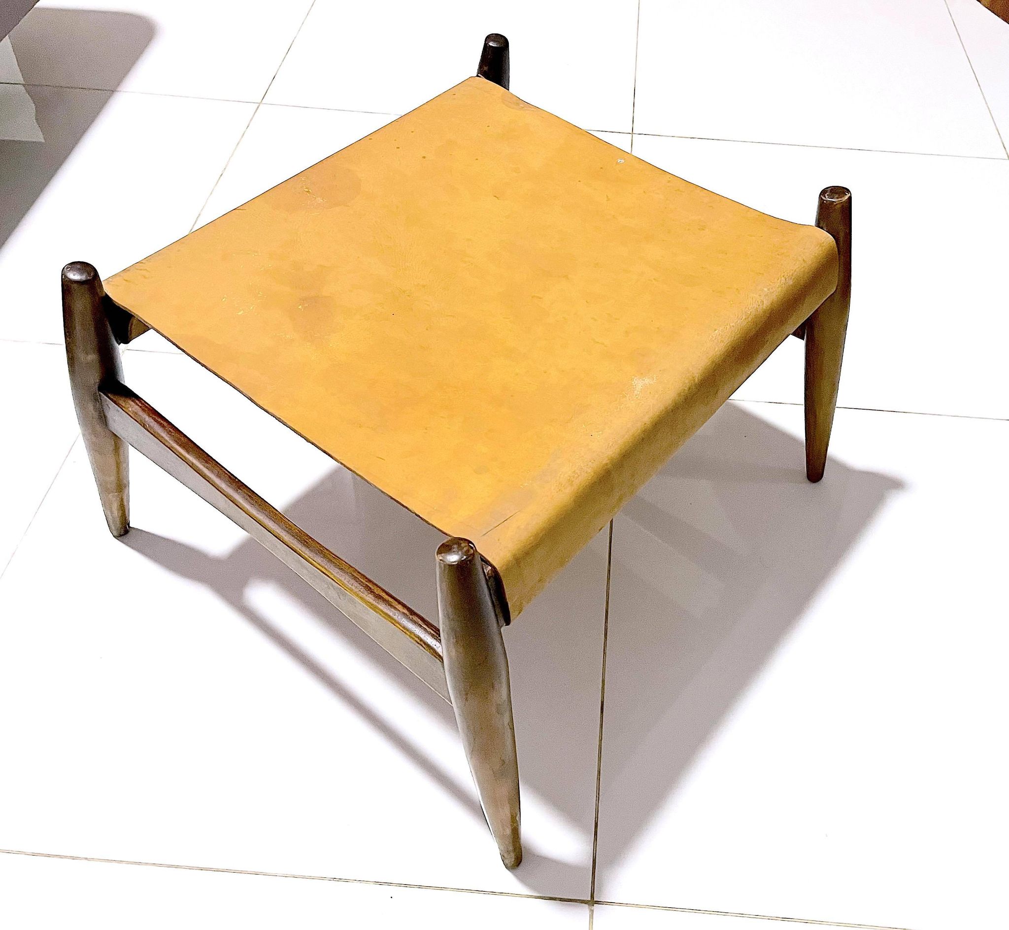 Pair of Ottomans, Rosewood and leather, by Liceu Das Artes e Oficios, Brazil 1960