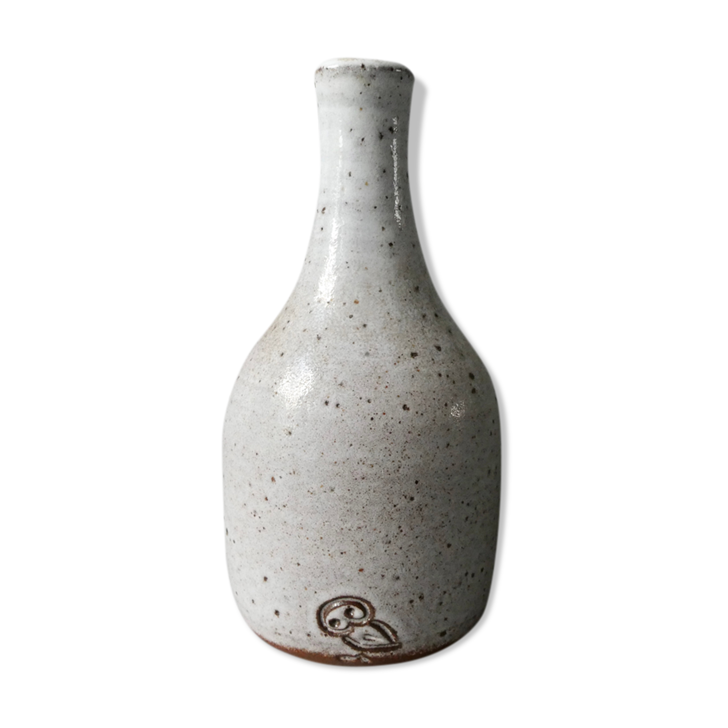 Sandstone vase bottle shaped by Norbert Pierlot in Ratilly