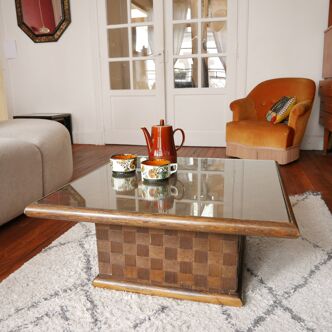 Table carrée en châtaignier tressé, avec plateau en verre