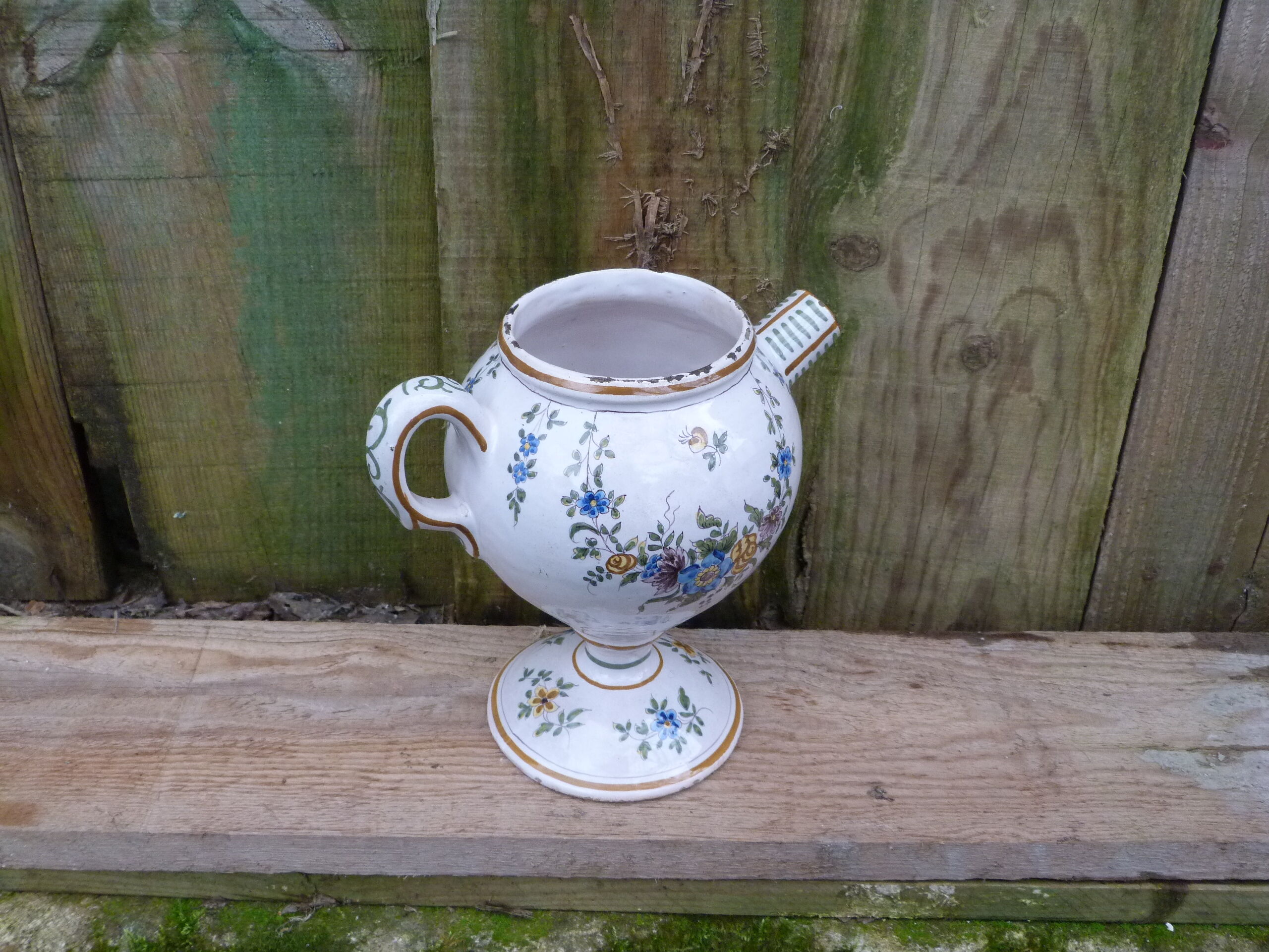 Pitcher apothecary kid in faience eighteenth century