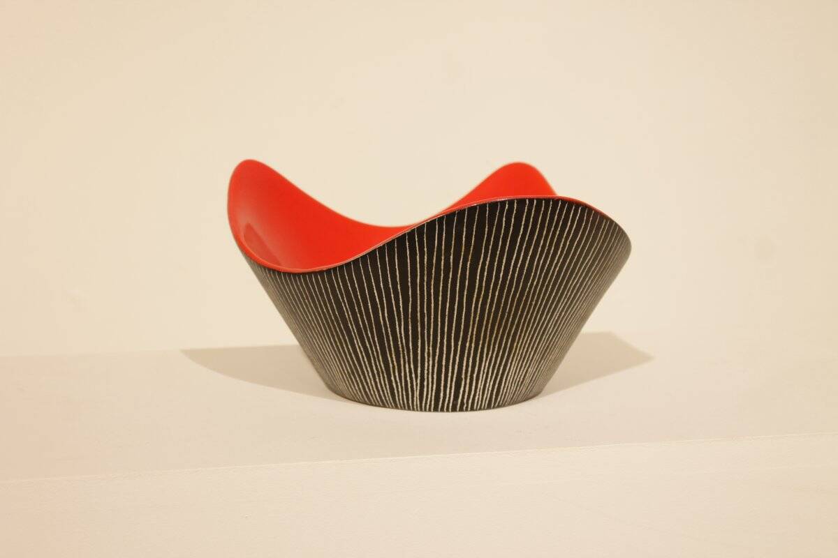 Large ceramic bowl by Jean de Lespinasse