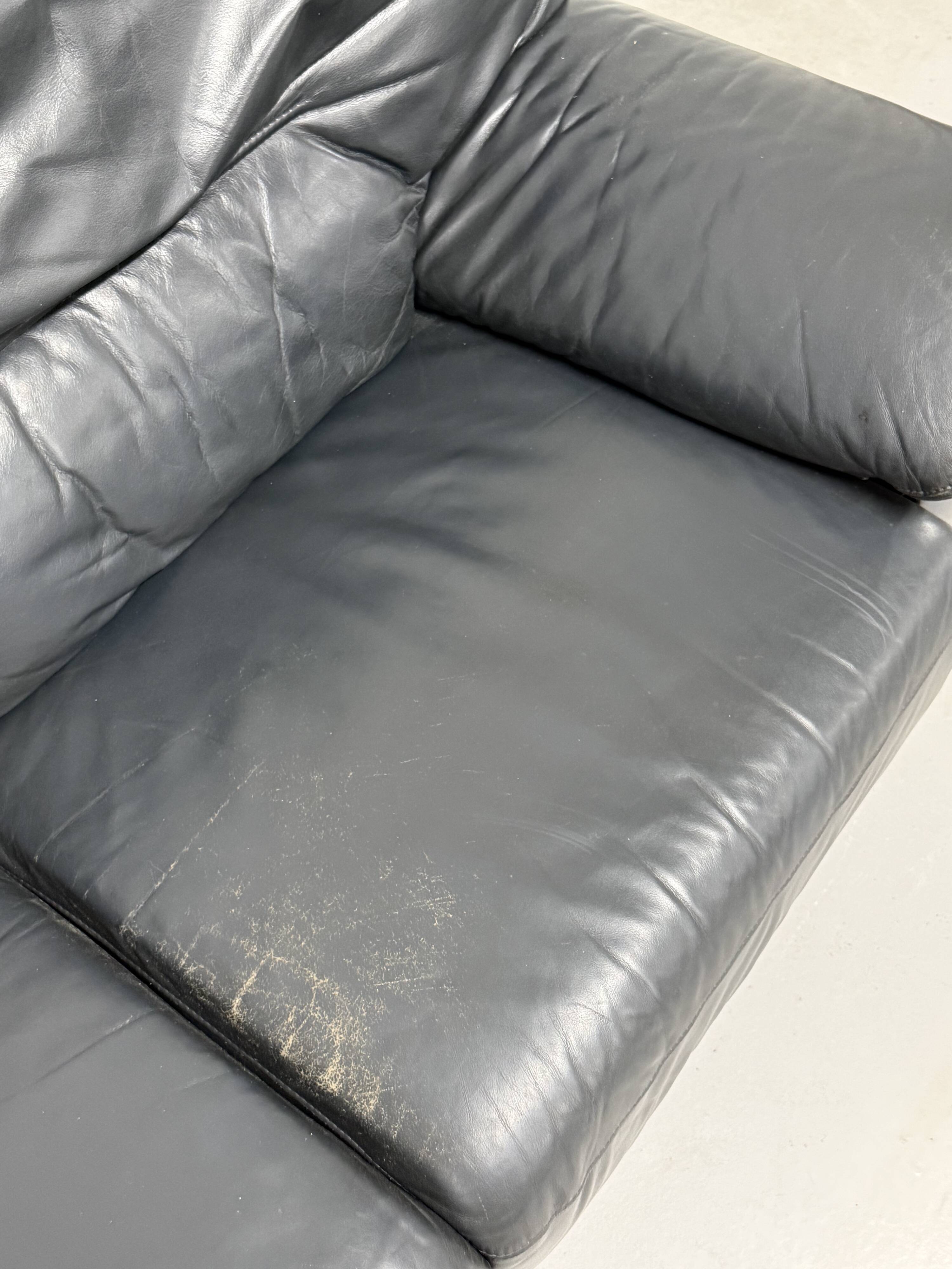 Anthracite grey leather sofa — Italian postmodern design