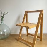 FOLDING CHAIR