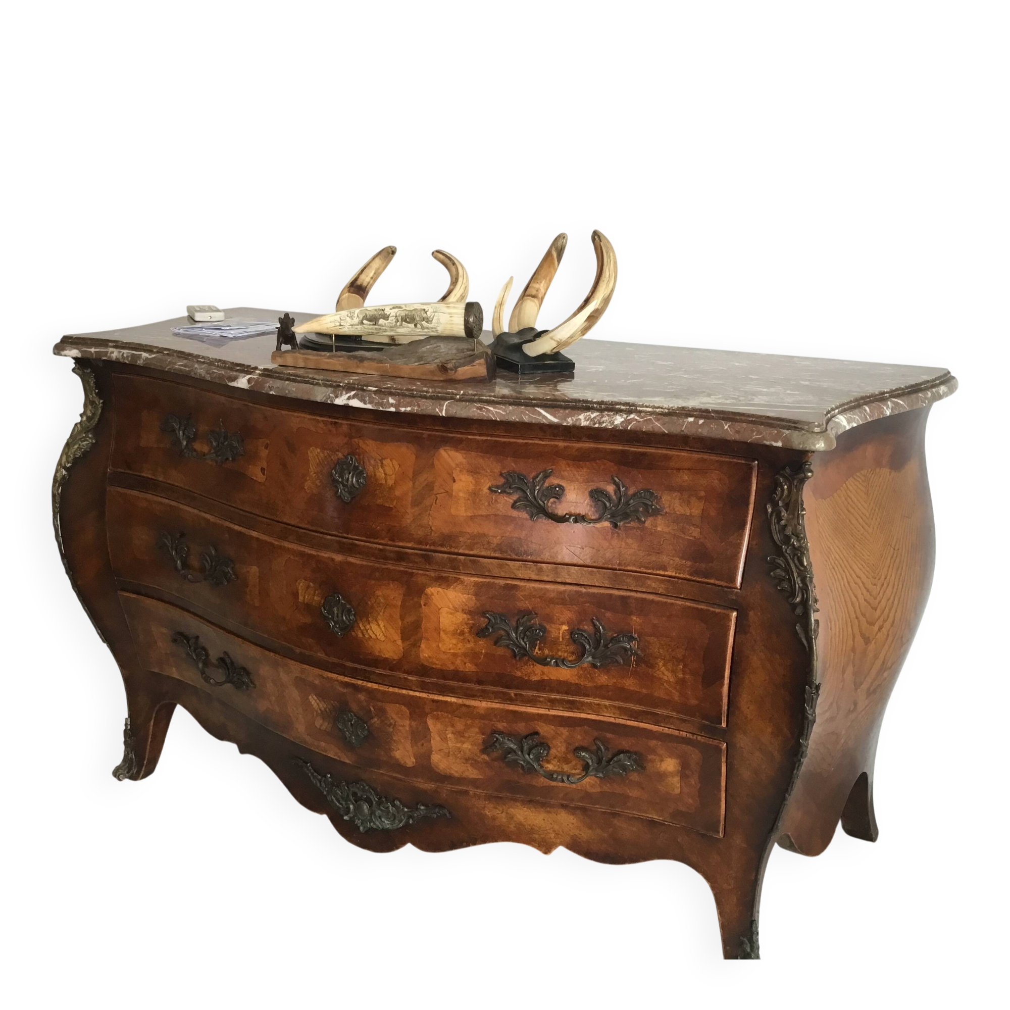 Coffin commode