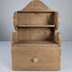 Étagère en pin sculpté à la main, style art populaire, 1 tiroir, 1950