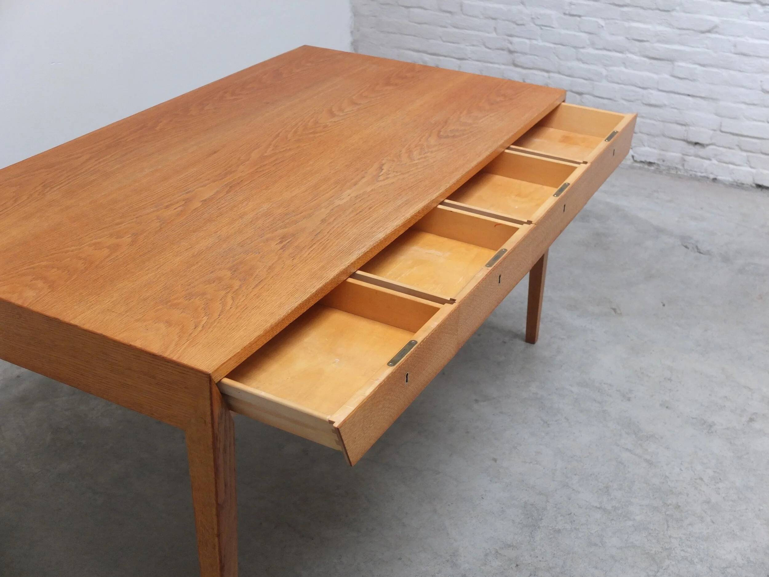 Freestanding 'Model 36' desk in oak by Severin Hansen for Haslev, 1958